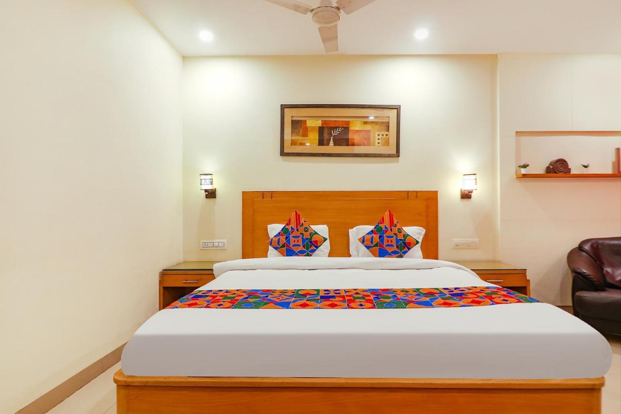 FabHotel A&M Hyderabad Exterior foto